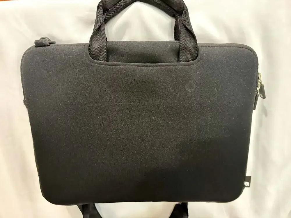 Incase Neoprene Laptop Slimcase Briefcase with Shoulder Strap